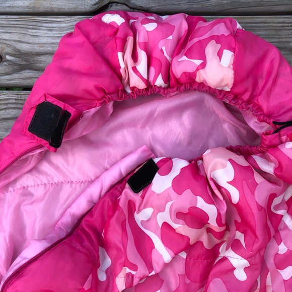 Girls Pink Camo Sleeping Bag! EUC! - Picture 3 of 13